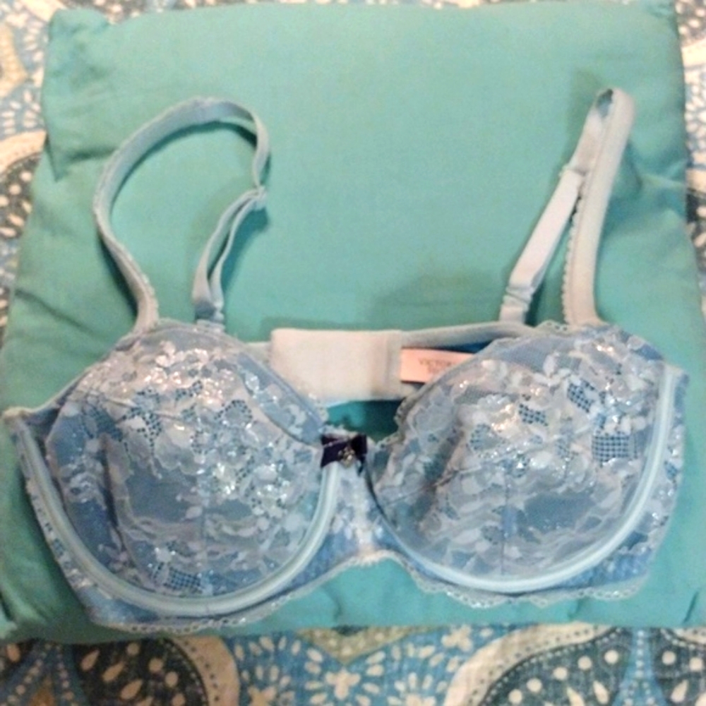 Victoria Secret 34DD(E) body by Victoria unlined demi in blue lace 341701 73R